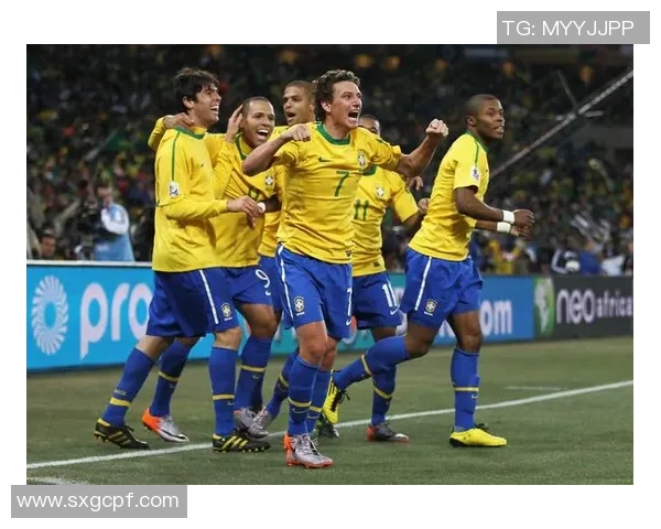 足球世界杯球星综合排名揭晓 争议与期待并存的前十位球员分析