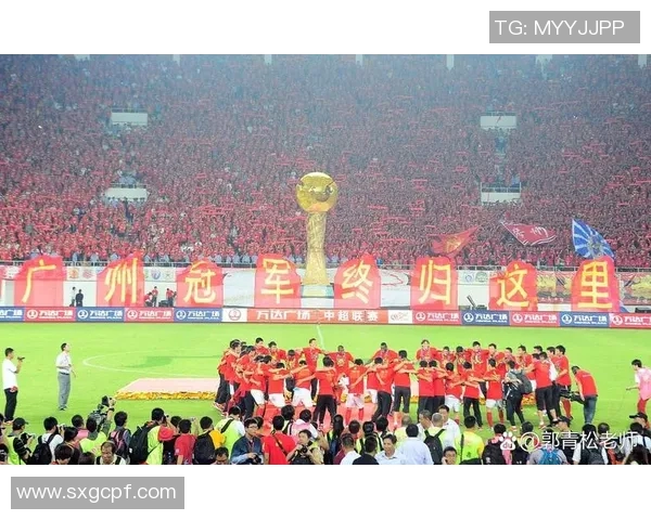 足球大佬精彩点评恒大球星技战术表现与未来发展前景