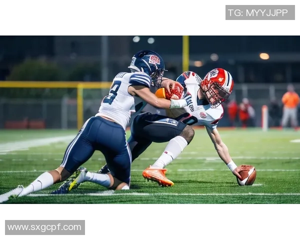 叉腰站立的足球球星展现独特气场与霸气姿态成为场上焦点