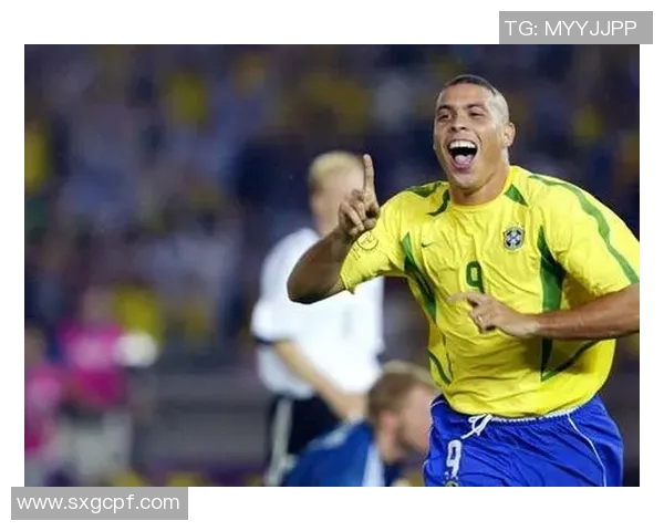 全球足球巨星风采集结：历届世界杯球星精彩瞬间回顾